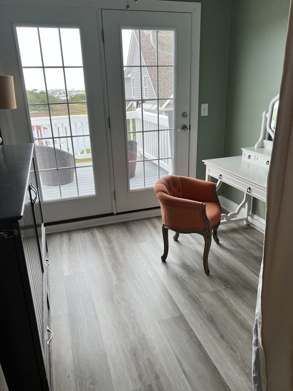 Small room in Primary bedroom leading out to the upper deck. 