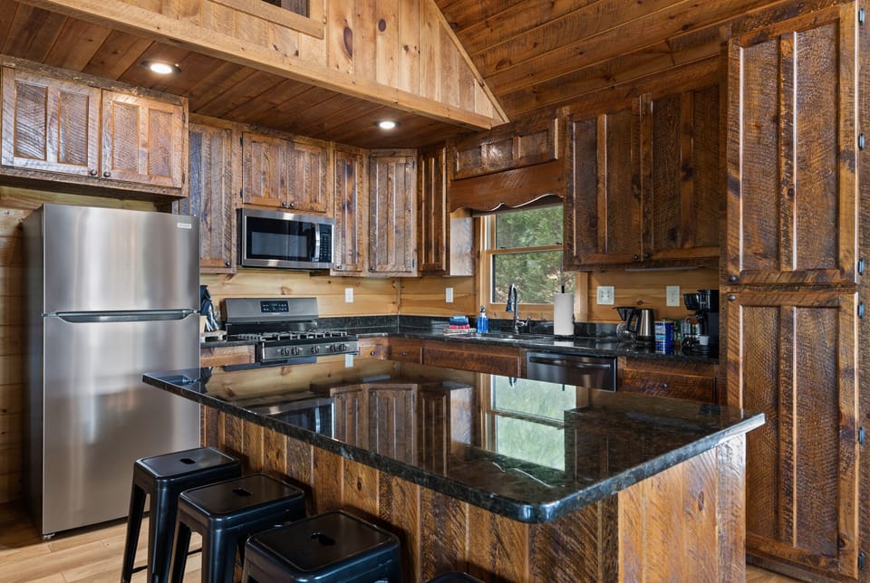Fully equipped kitchen. KCup, drip, pour over, coffee grounds and KCups provided