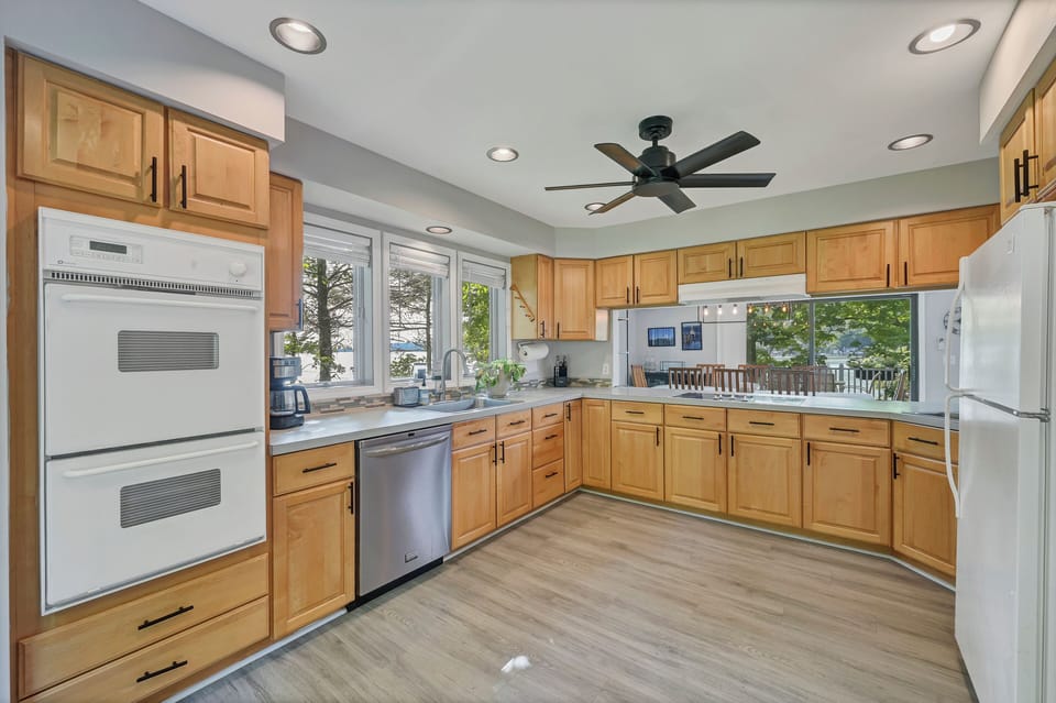 Fully Stocked Kitchen