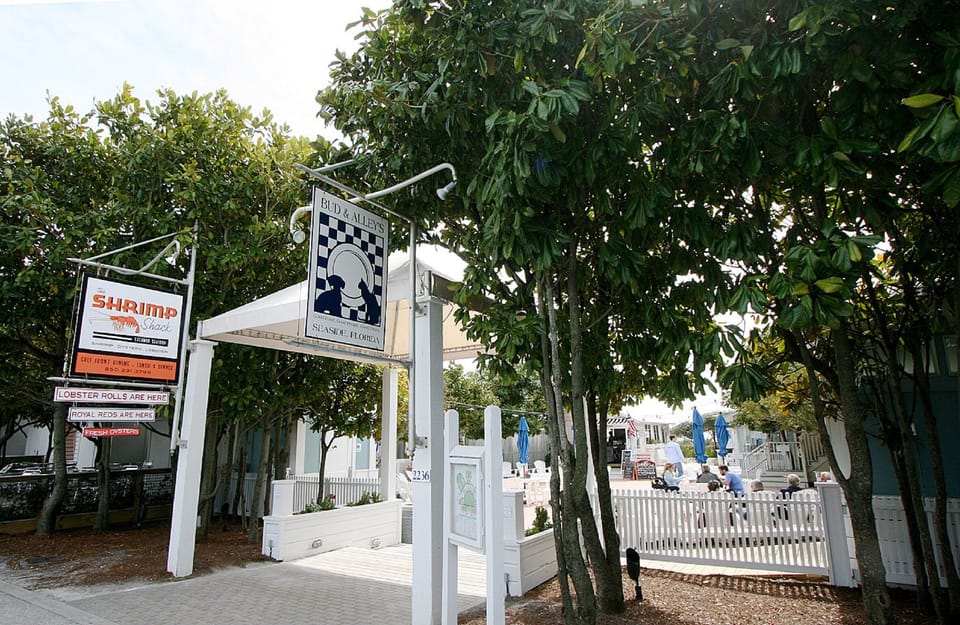 Bud and Alleys in Seaside 