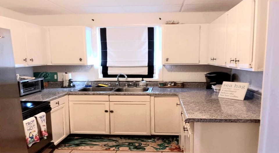 full kitchen