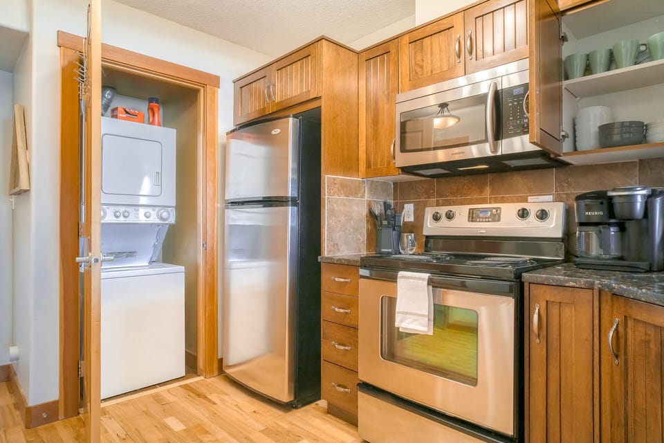 Kitchen & laundry
