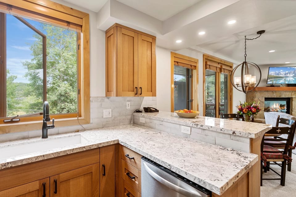 Indoors, Sink Faucet, Sink, Kitchen, Window
