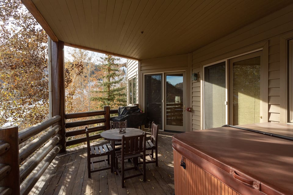 Hardwood, Flooring, Indoors, Floor, Chair