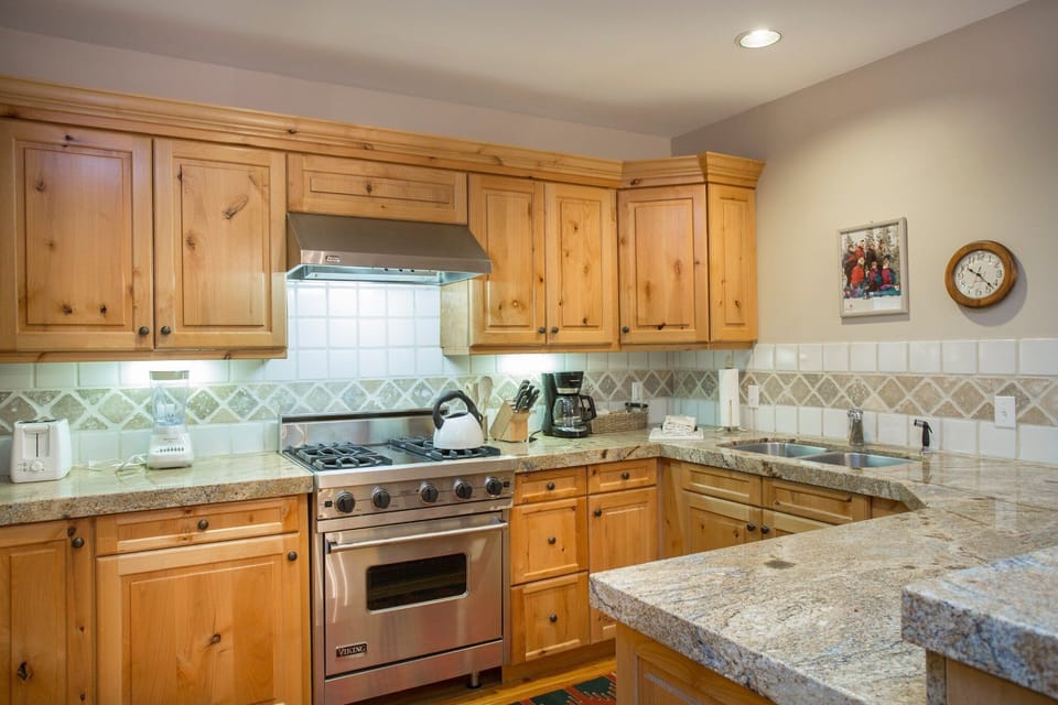 Room, Indoors, Kitchen, Oven, Furniture