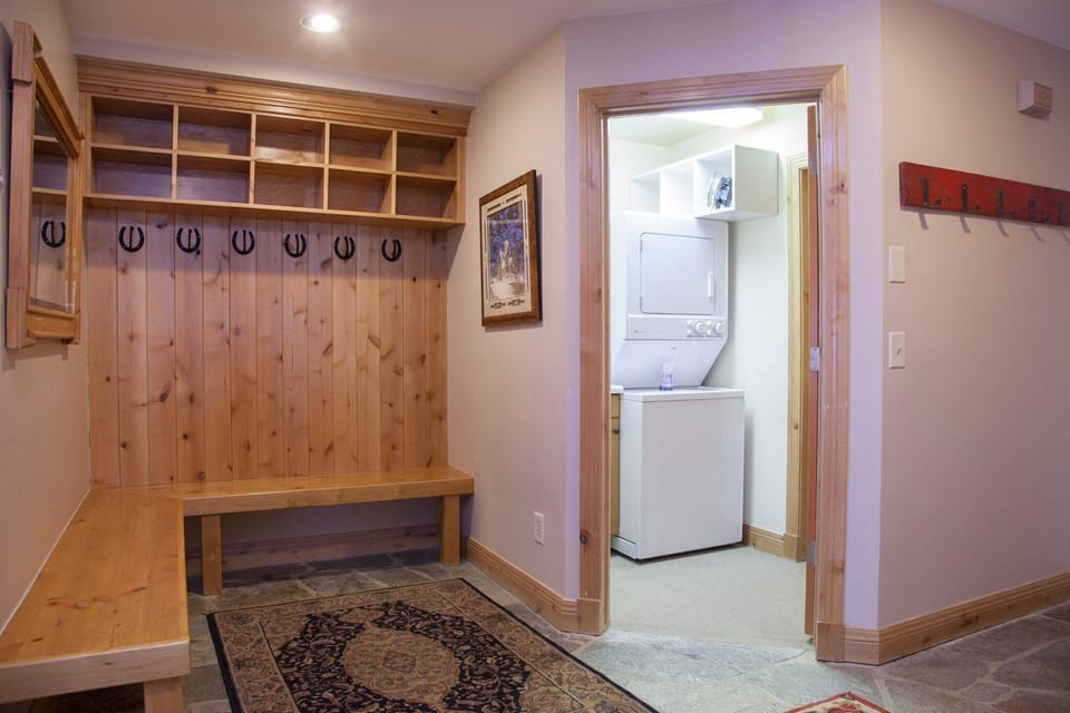 Flooring, Floor, Indoors, Furniture, Room