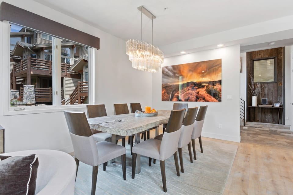 Dining Room, Dining Table, Table, Furniture, Indoors