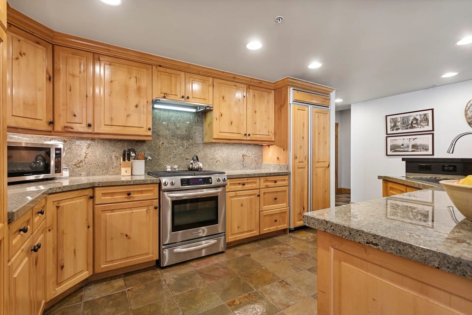 Indoors, Kitchen, Floor, Microwave, Oven