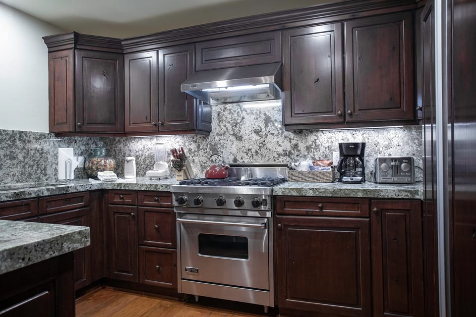 Room, Indoors, Furniture, Kitchen, Oven