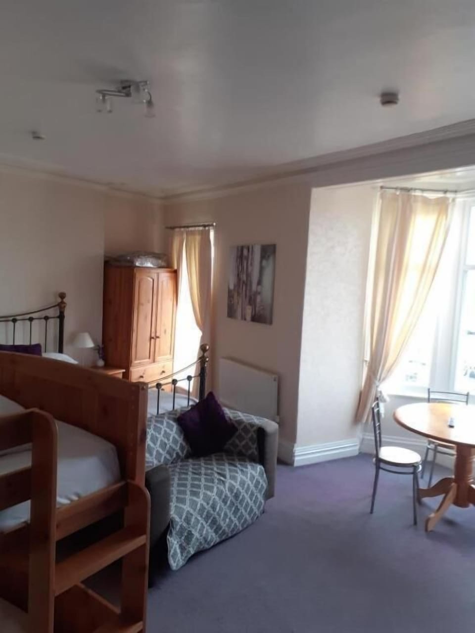 Family Room (Room 8) | Hypo-allergenic bedding, iron/ironing board, free WiFi, bed sheets