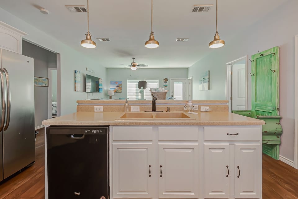 Kitchen island with dishwasher