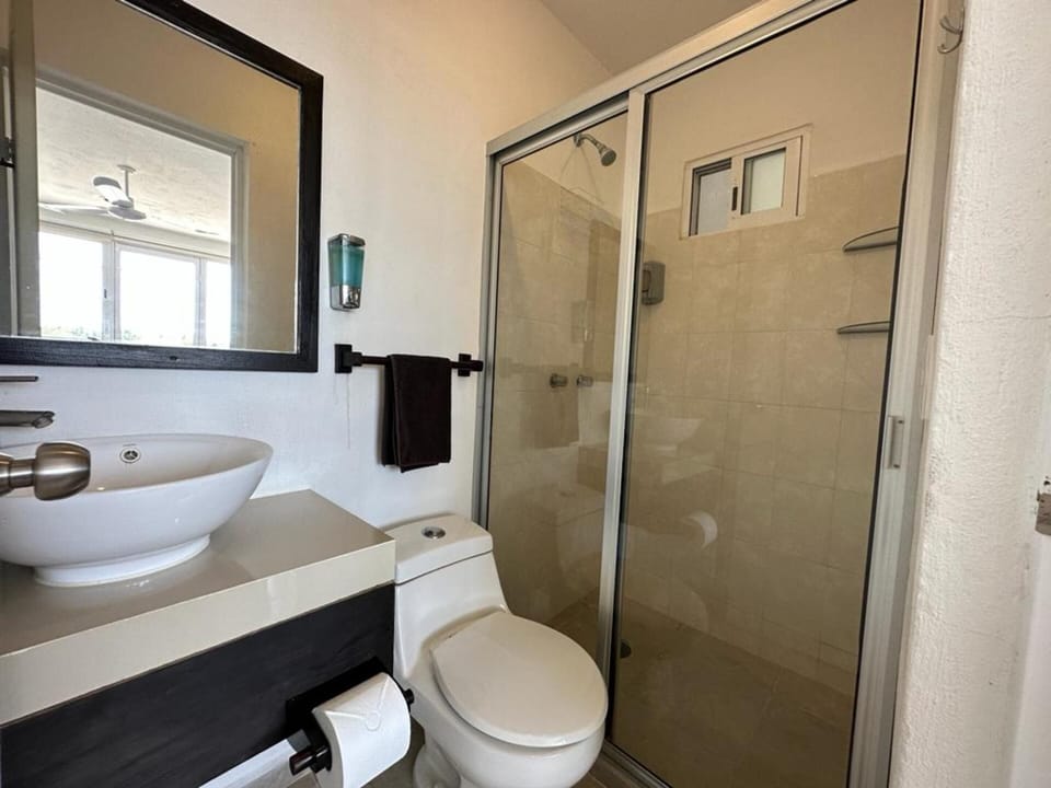 Shower, towels
