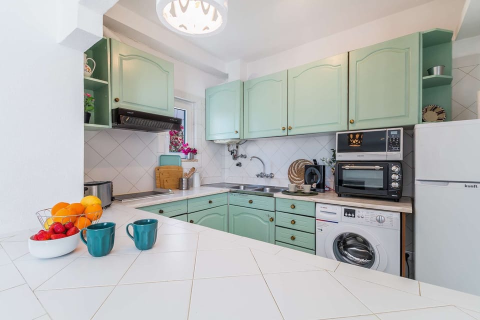 Kitchen 1