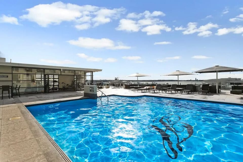 Take a dip in the Heritage Hotel`s stunning rooftop pool, a heated oasis above the Auckland CBD skyline where relaxation meets panoramic city views.
