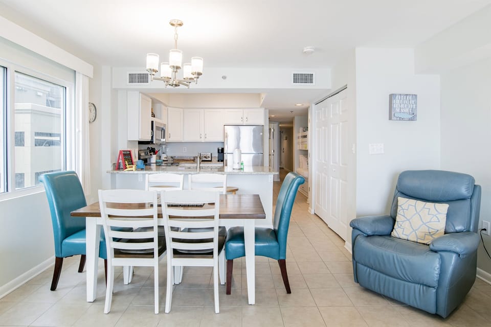 DINING ROOM & KITCHEN