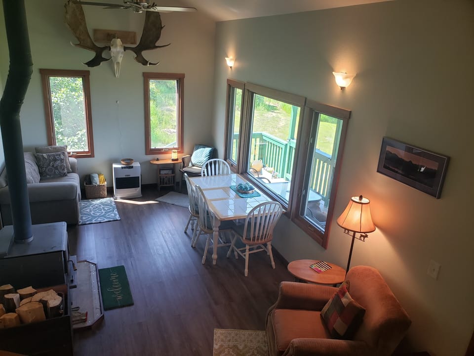 Volcano Vista:  Adventure Chalet w/ View, 2br (dry property, check description) Chalet in Anchor Point