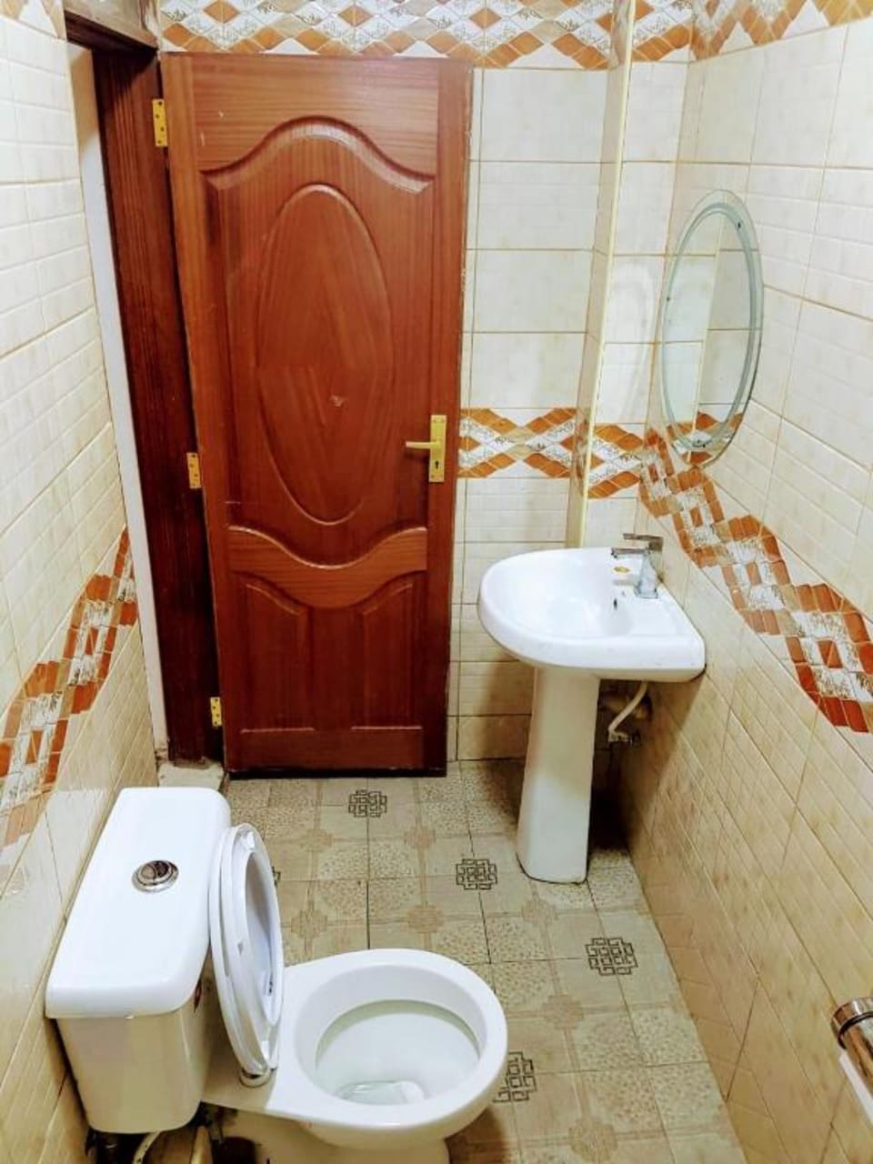 Bathtub, towels