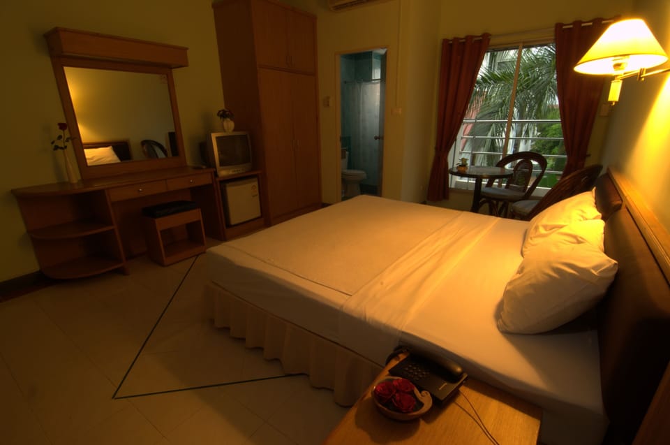 In-room safe, free WiFi