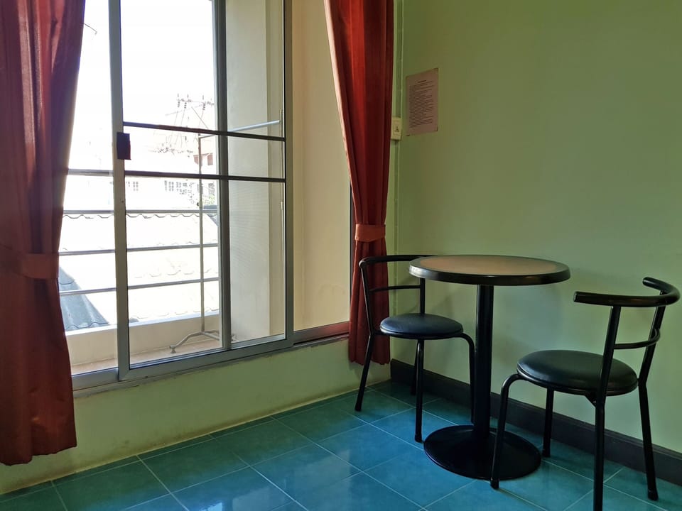 Standard Room | In-room safe, free WiFi