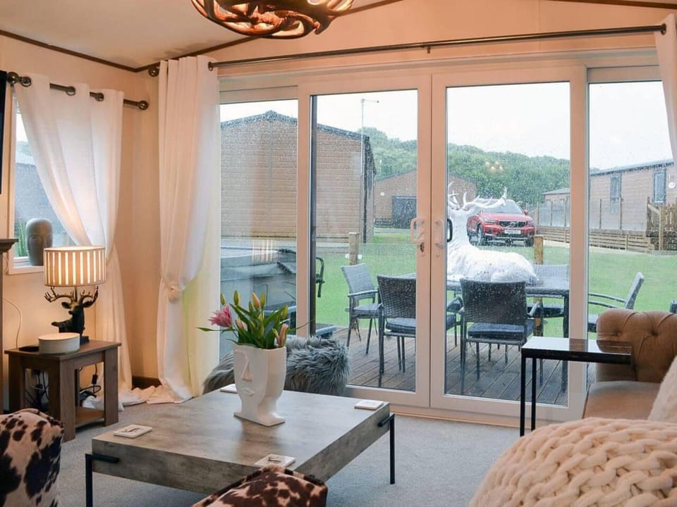 Cabin | 2 bedrooms, iron/ironing board, free WiFi, bed sheets