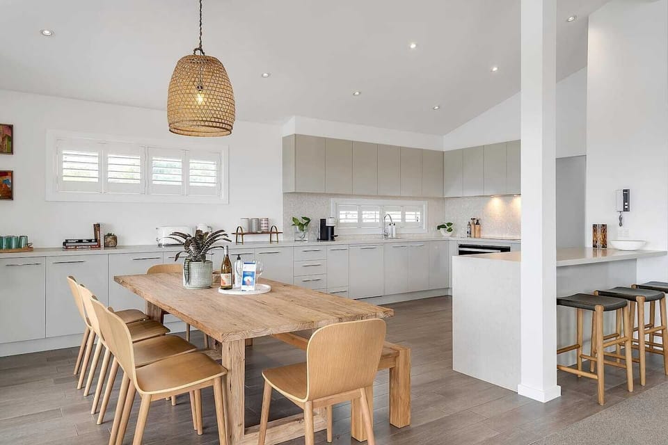 'Drift' - Absolute Beachfront at Coledale w/ Panoramic Views & Multiple Living Zones