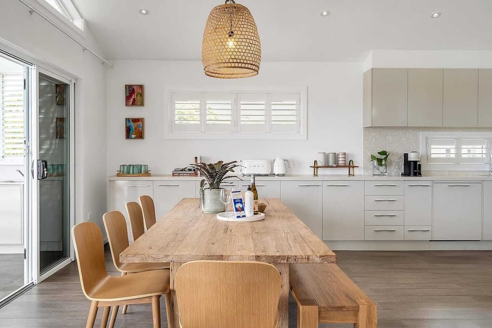 'Drift' - Absolute Beachfront at Coledale w/ Panoramic Views & Multiple Living Zones