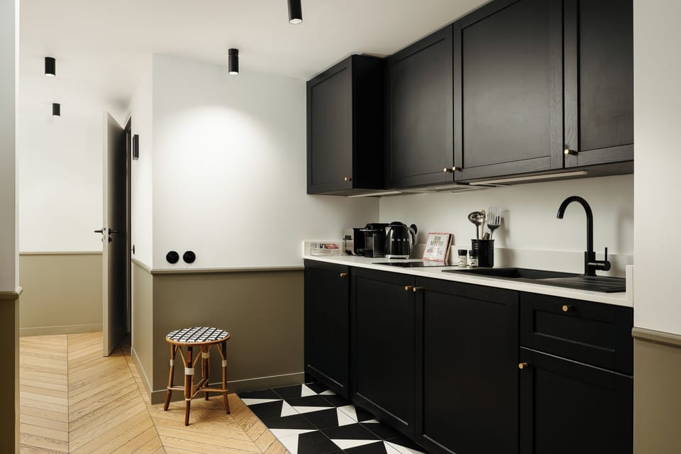Classic Apartment | Private kitchen | Espresso maker, coffee/tea maker, electric kettle, dining tables
