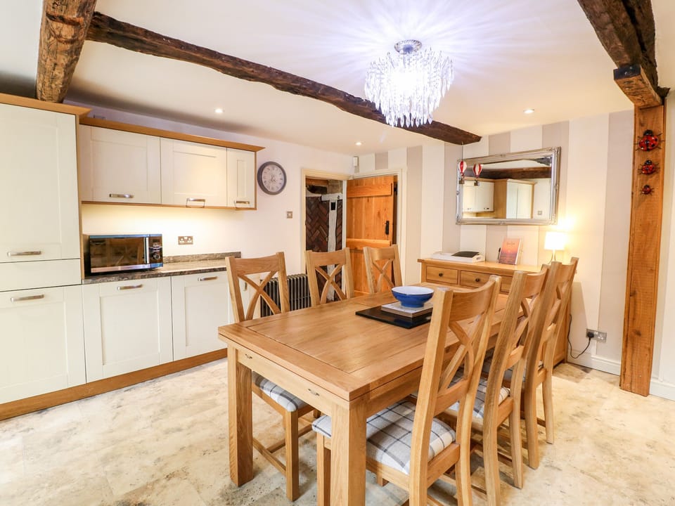 Cottage | Interior