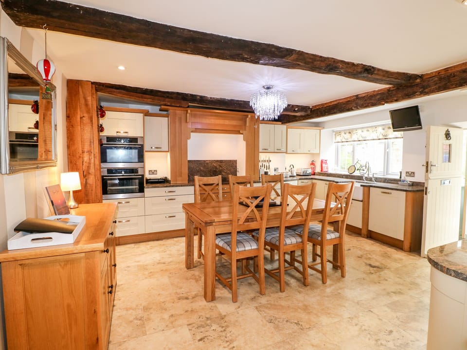 Cottage | Interior