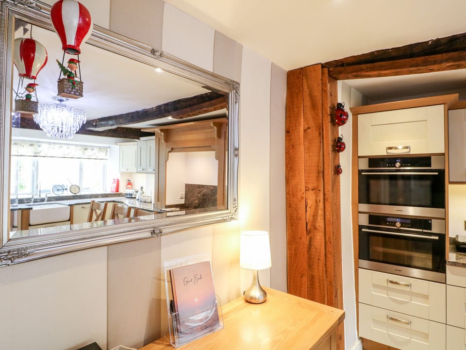 Cottage | Interior