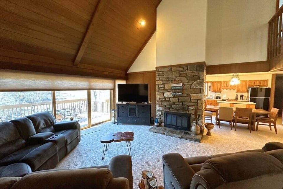 Glass sliding door and windows flood the environment with natural light!