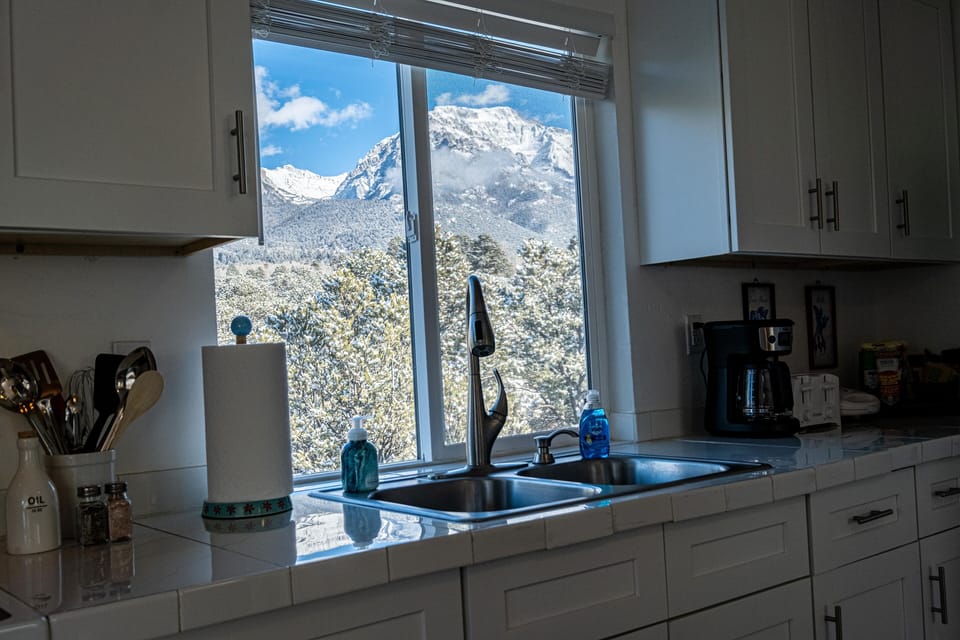Open Kitchen with Views of the Sangre de Cristo Mountain Peaks (1)