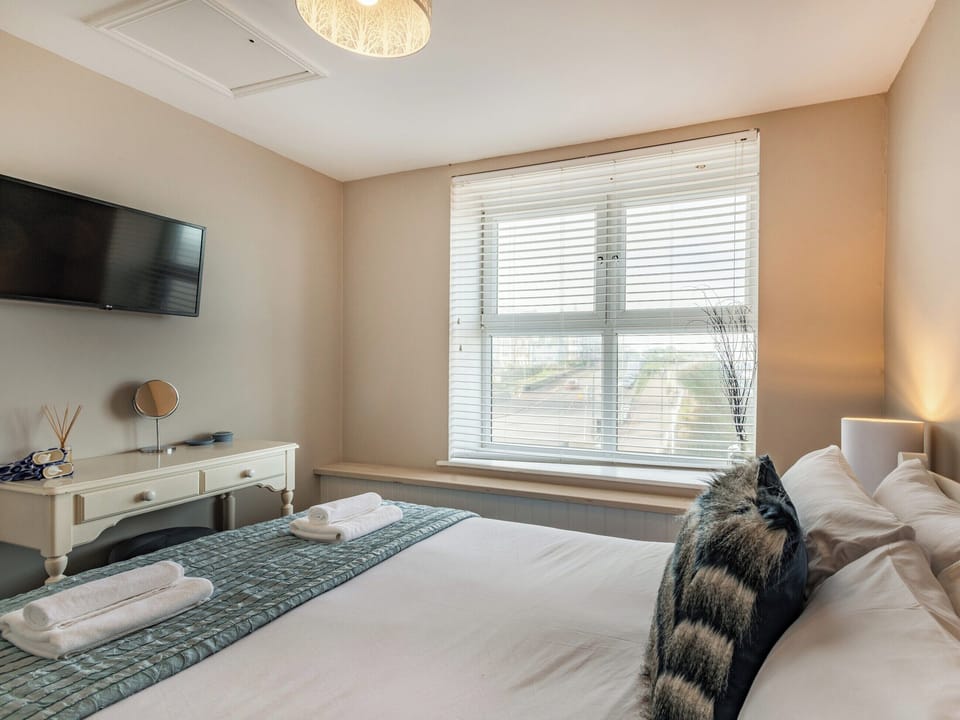 Double bedroom | The Perch - Above No. 1 Cromer Apartments, Cromer