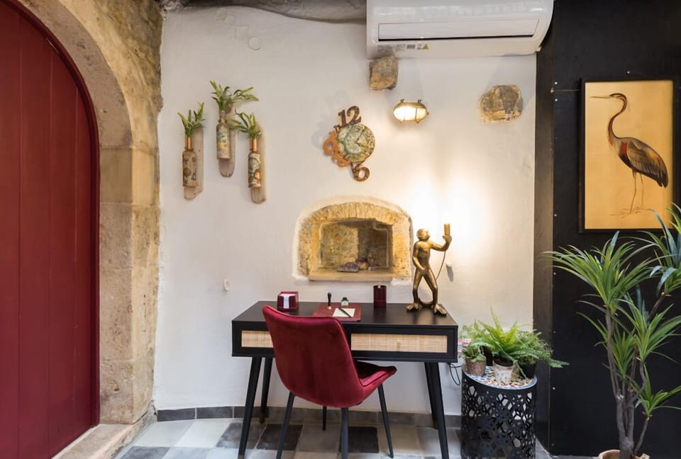 Small office with some black and red details