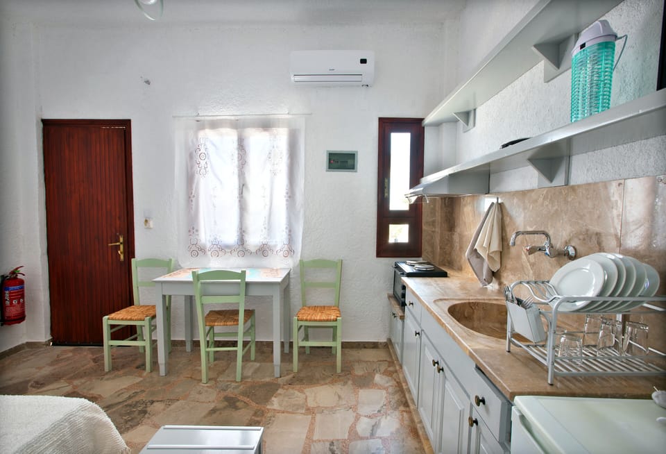 Apartment | Private kitchen | Fridge, oven, electric kettle, toaster