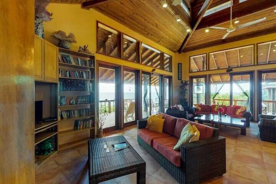 Living Room (2)