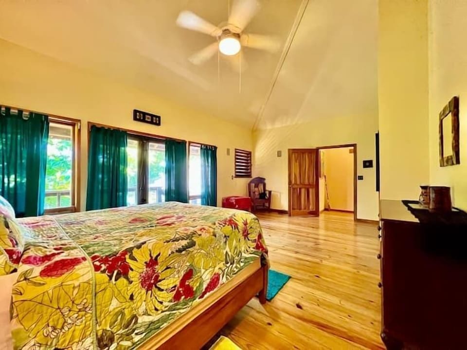 Main Bedroom (4)