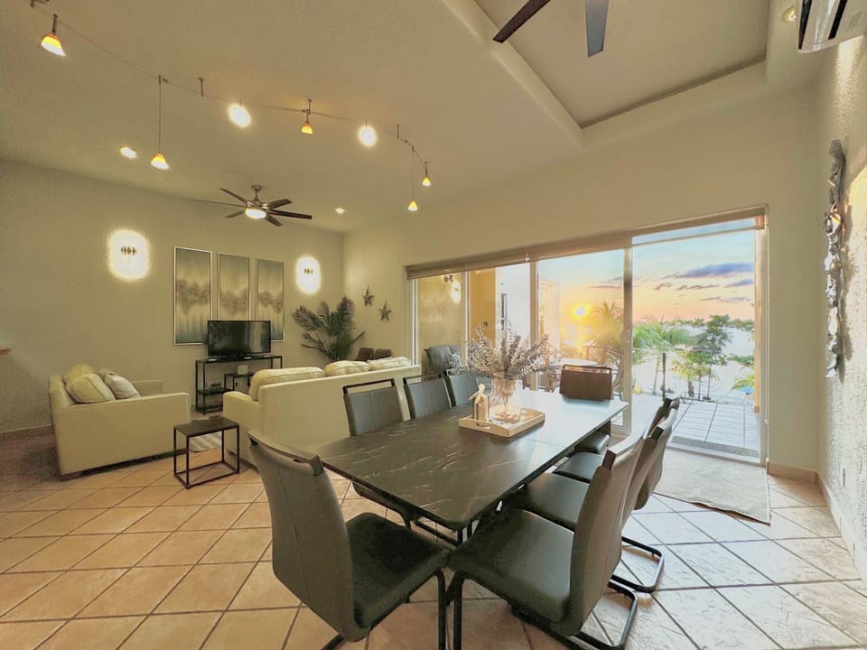 Dining Room (1)