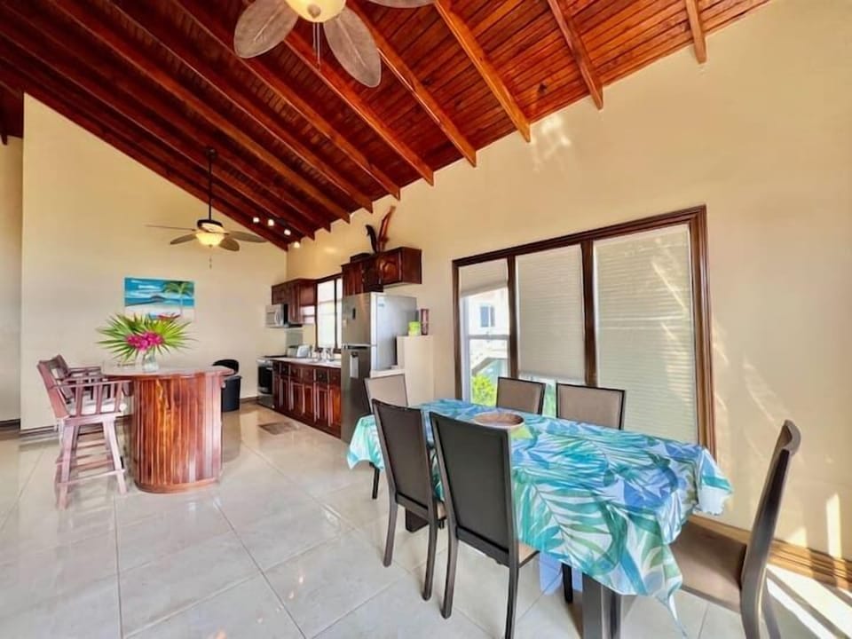 Dining room (2)