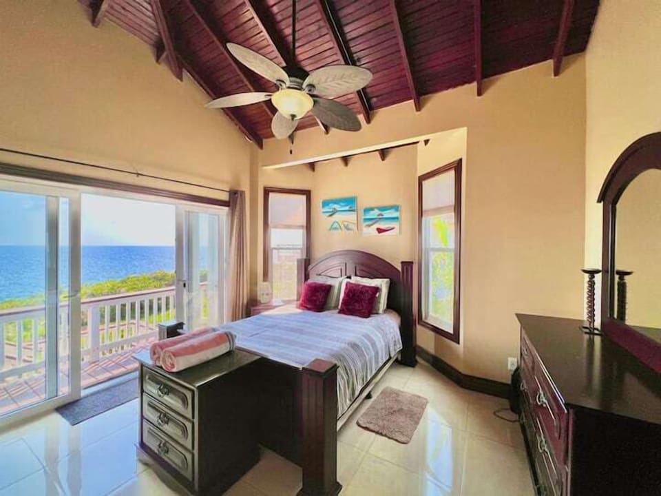 Guest Bedroom (4)