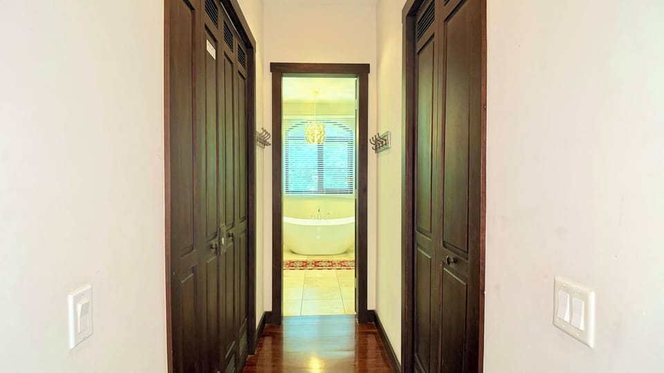 Hall (1)