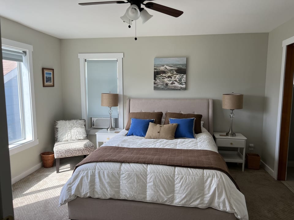 Queen Master bedroom with a private bathroom
