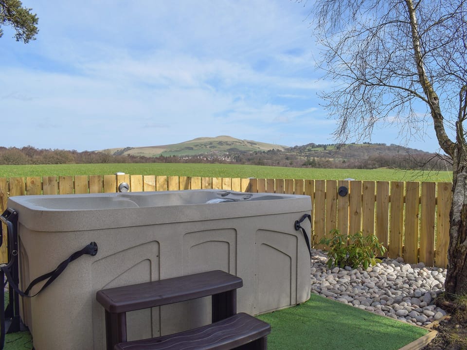 Hot tub | Pinewood Cabin, Dunfermline