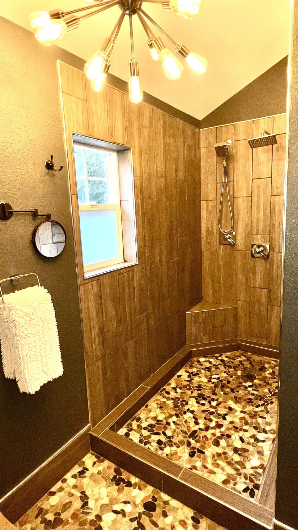 Deluxe Apartment, 1 Bedroom | Bathroom | Shower, hair dryer, bathrobes, slippers