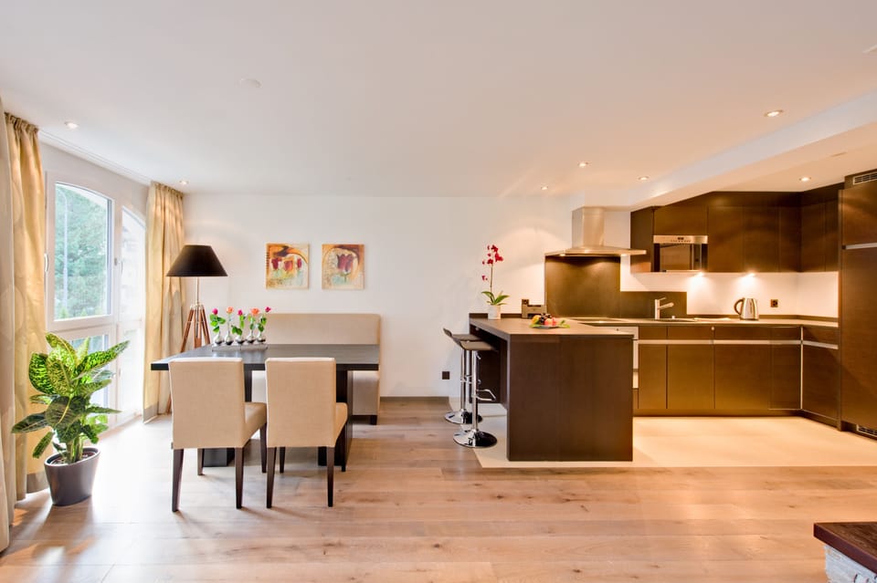 Luxury Apartment, 1 Bedroom, Mountain View (Matterhorn) | In-room dining