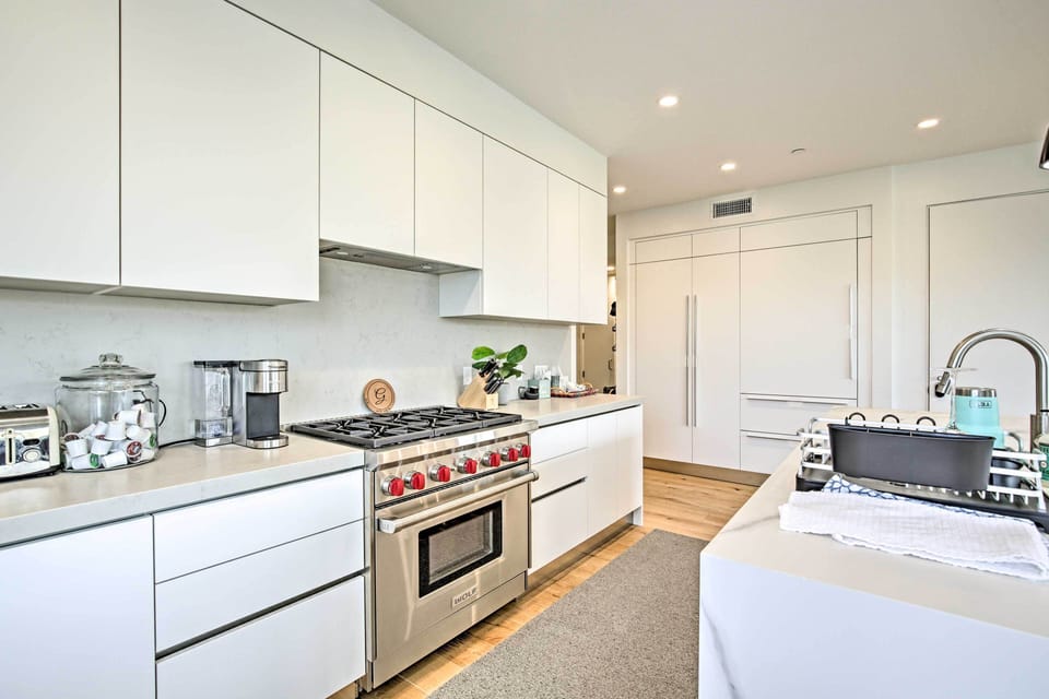 Kitchen | Keurig Coffee Maker | Toaster | Blender