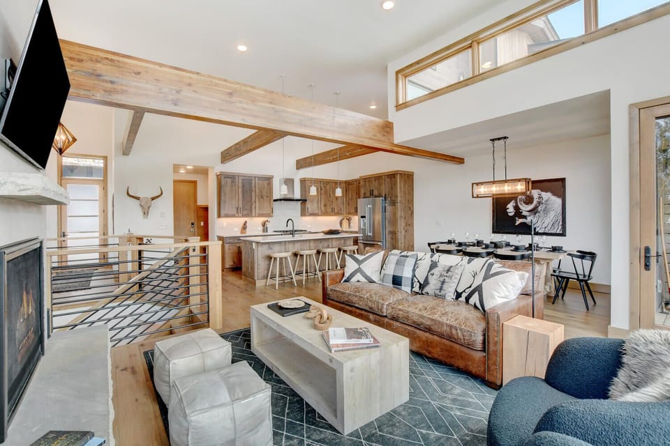 Spacious Great Room