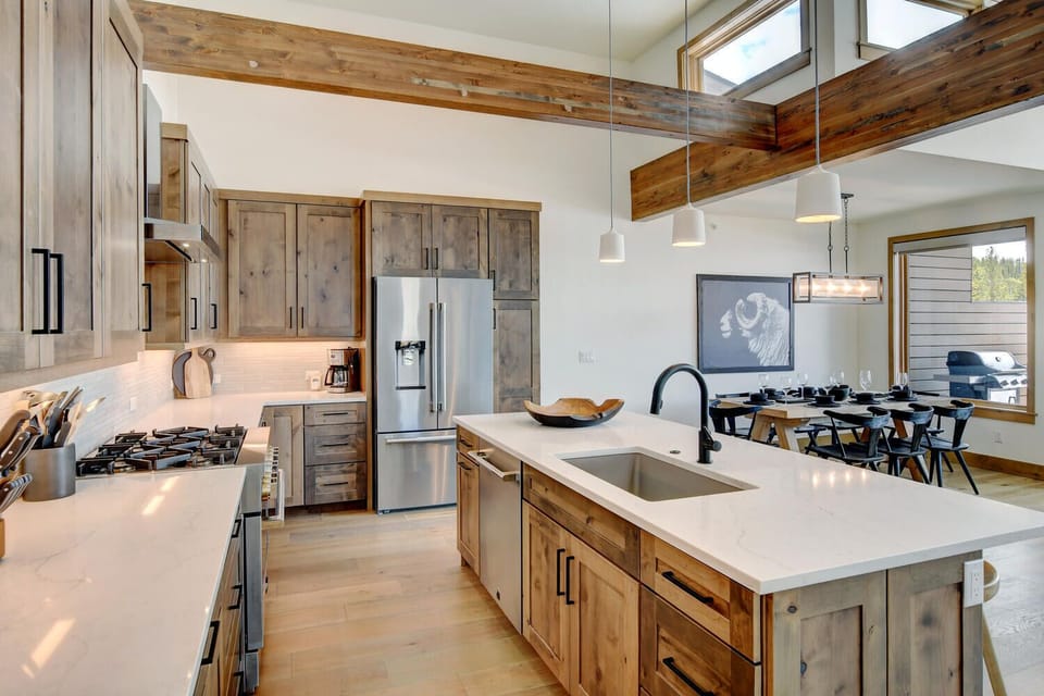 Custom Cabinetry and Countertops