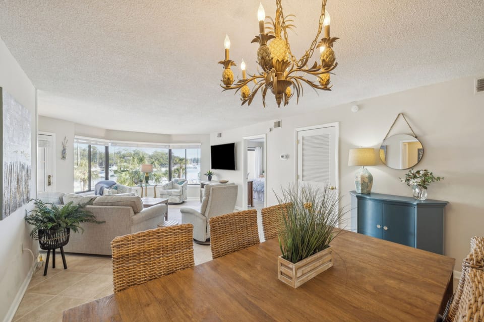 Stylish Dining Area to Enjoy Gourmet Meals