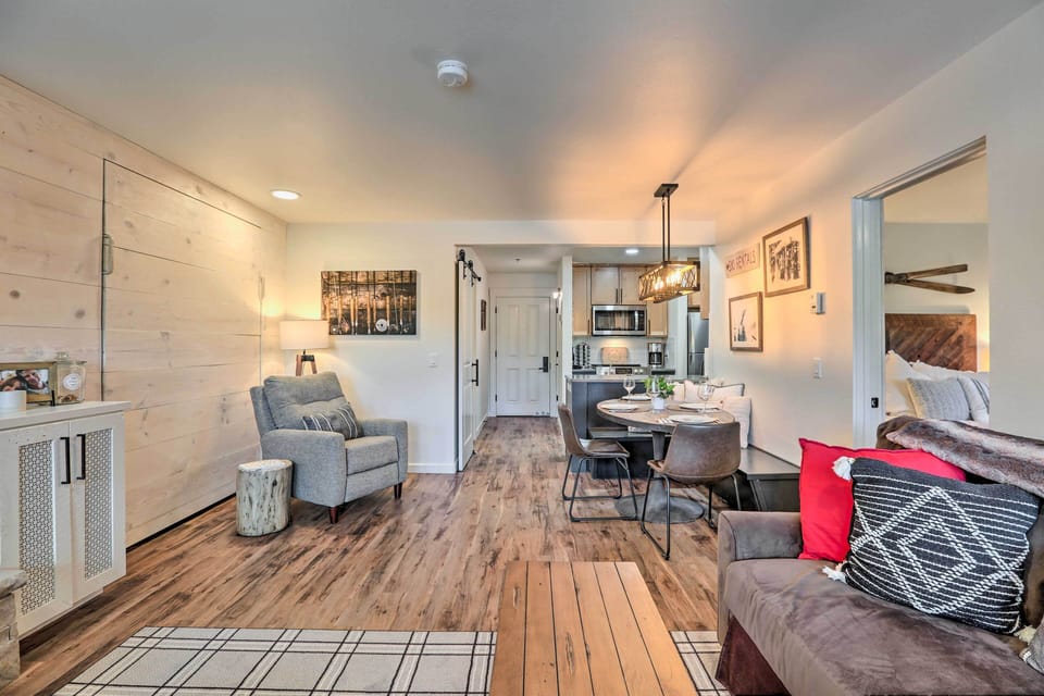 Living Room | Smart TV